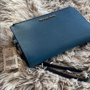 Authentic Ladies MICHEAL KORS Wallet NWT